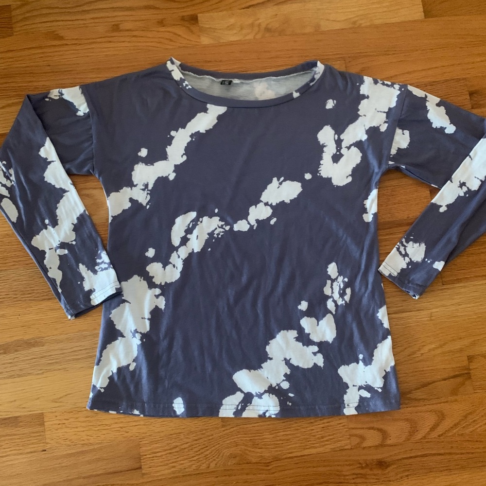 Women’s La Mode Grey And White Soft Long Sleeve Shirt Size Small